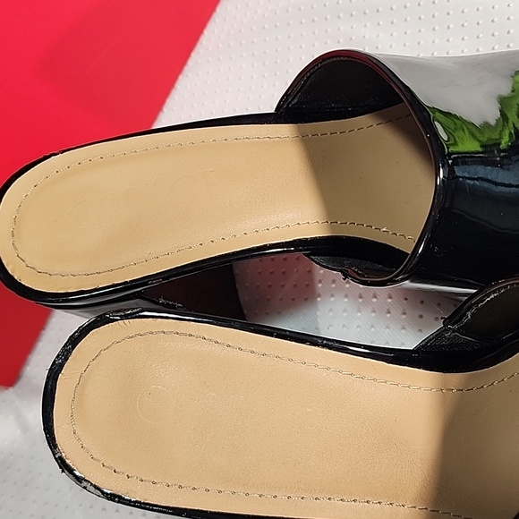 Rouge Helium Patent Leather Block Heel Slide Sandals.  7 - Picture 4 of 8